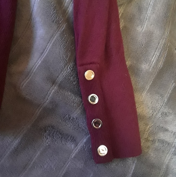 Beautiful Top - Picture 2 of 3